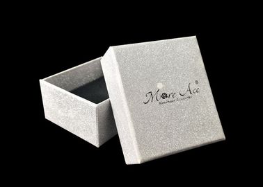 چین جعبه های کوچک و پایه جعبه های تزئینی نقره ای گلدوزی برای هدایا کارخانه