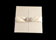 جعبه هدیه عروسی طلایی جعبه بسته بندی با روبان ODM زیست محیطی تامین کننده