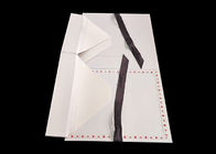 جعبه بسته بندی کاغذ سفید جعبه بسته بندی با بسته شدن روبان تامین کننده