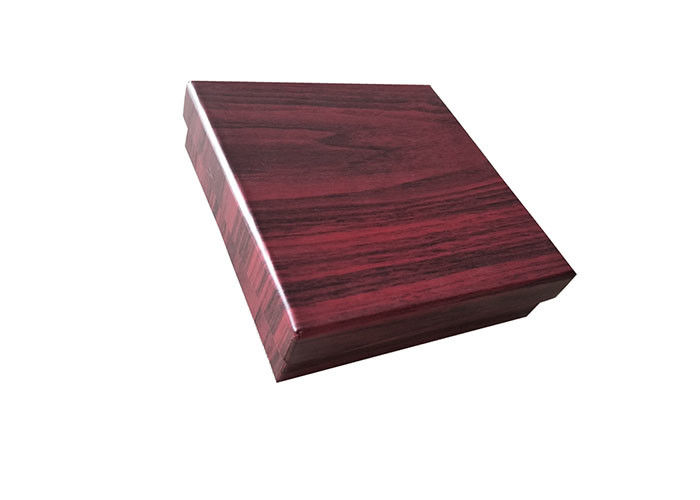رنگ قرمز چوب قرمز و پایه جعبه با پوشش مخملی داخلی کارتن 1200gsm تامین کننده